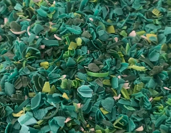精选分色绿色瓶盖破碎料 PP / HDPE